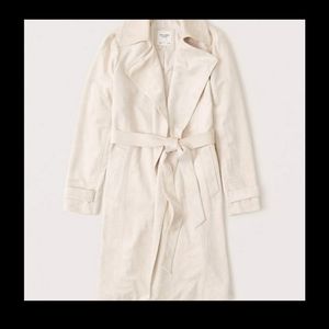 Abercrombie

Vegan Suede Trench Coat